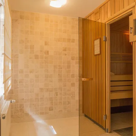 Modiva Aparthotel 4*