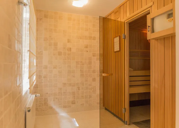 Modiva Aparthotel 4*